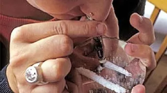 أسباب انحراف الشباب