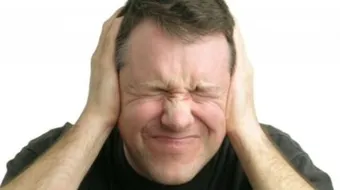 صوت الطنين في الأذن وأسبابه