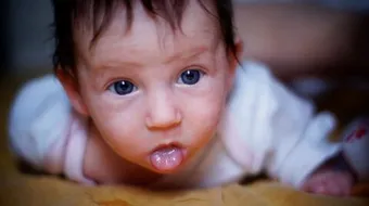 مراحل تطور النمو اللغوي عند الطفل