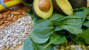 فوائد فيتامين هـ للبشرة والشعر