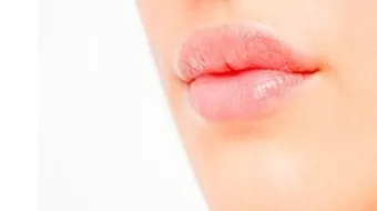 طرق للحصول على شفاه وردية