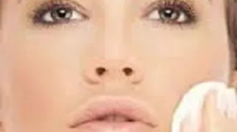 طرق لإخفاء عيوب الوجه