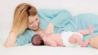 طرق لزيادة حليب الأم المرضعة