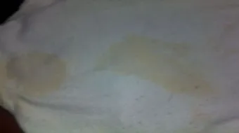 طرق إزالة بقع الزيت من الملابس