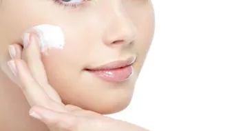 طرق لإزالة البقع من الوجه