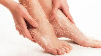 طرق تنعيم القدمين