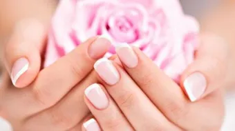 طرق تقوية وتطويل الأظافر