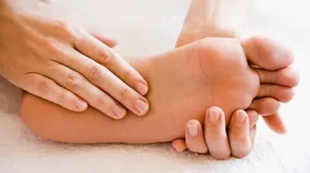 ما علاج برودة الأطراف