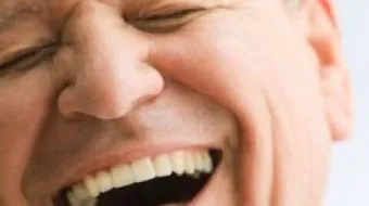 ما هي فوائد الضحك وأضراره
