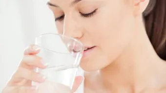 ما فوائد شرب الماء للبشرة