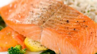 ما فوائد سمك السلمون
