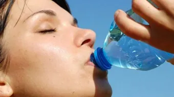 ما هي فوائد الماء على الريق