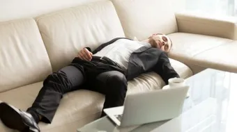 ما أسباب الخمول والنعاس