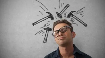 ما أسباب ألم الرأس