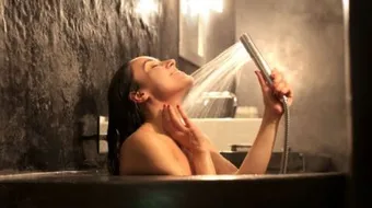 ما هي أضرار الاستحمام أثناء الدورة