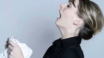 ما أسباب العطس