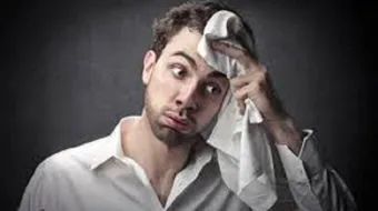 ما أسباب التعرق ليلاً