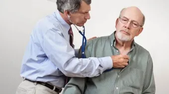 ما سبب عدم انتظام ضربات القلب