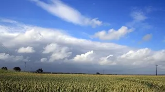 ما لون السماء