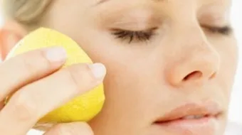 ما أضرار الليمون على البشرة