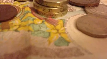 ما هي عملة بريطانيا