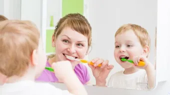 ما هو تنظيف الأسنان