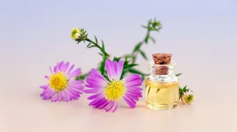 ما فائدة زيت اللوز المر للشعر