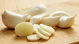 ما فائدة الثوم على الريق للتخسيس