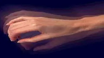 ما هو سبب إرتعاش اليدين