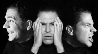 ما معنى انفصام الشخصية