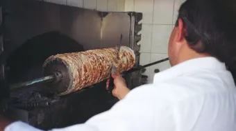 ما هو أصل الشاورما