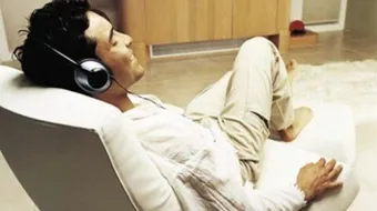 ما عقاب سماع الأغاني