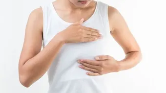 ما سبب اختلاف حجم الثديين