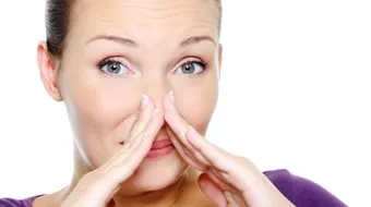 ما سبب رائحة العرق