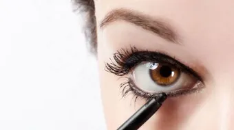 ما حكم وضع الكحل