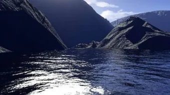 ما هو أعرض مضيق في العالم