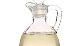 ما هو الخل الأبيض