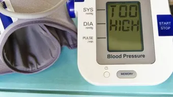 ما الذي يرفع ضغط الدم