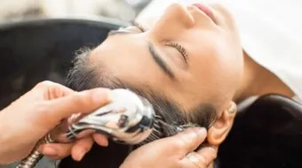 متى أغسل شعري بعد البروتين