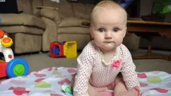 متى يبدأ الطفل يجلس