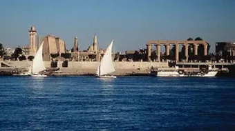 أين يصب نهر النيل