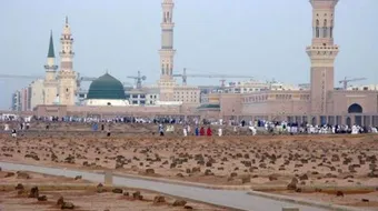 أين قبر عائشة