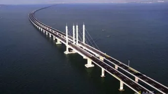 أين يقع جسر الملك فهد