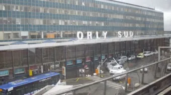 أين يقع مطار أورلي