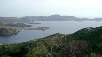 أين تقع جزيرة بطمس