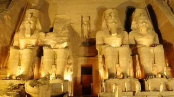 أين يوجد معبد أبو سمبل