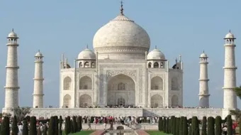 أين يقع تاج محل المشهور