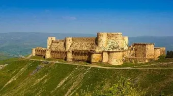 أين توجد قلعة الحصن