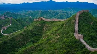 أين يقع سور الصين العظيم