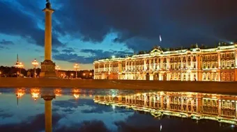 أين يقع متحف الإرميتاج